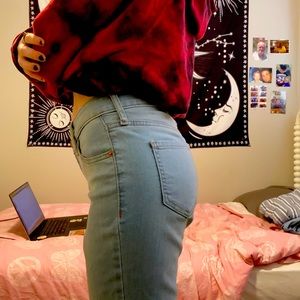 blue jeans, above ankle